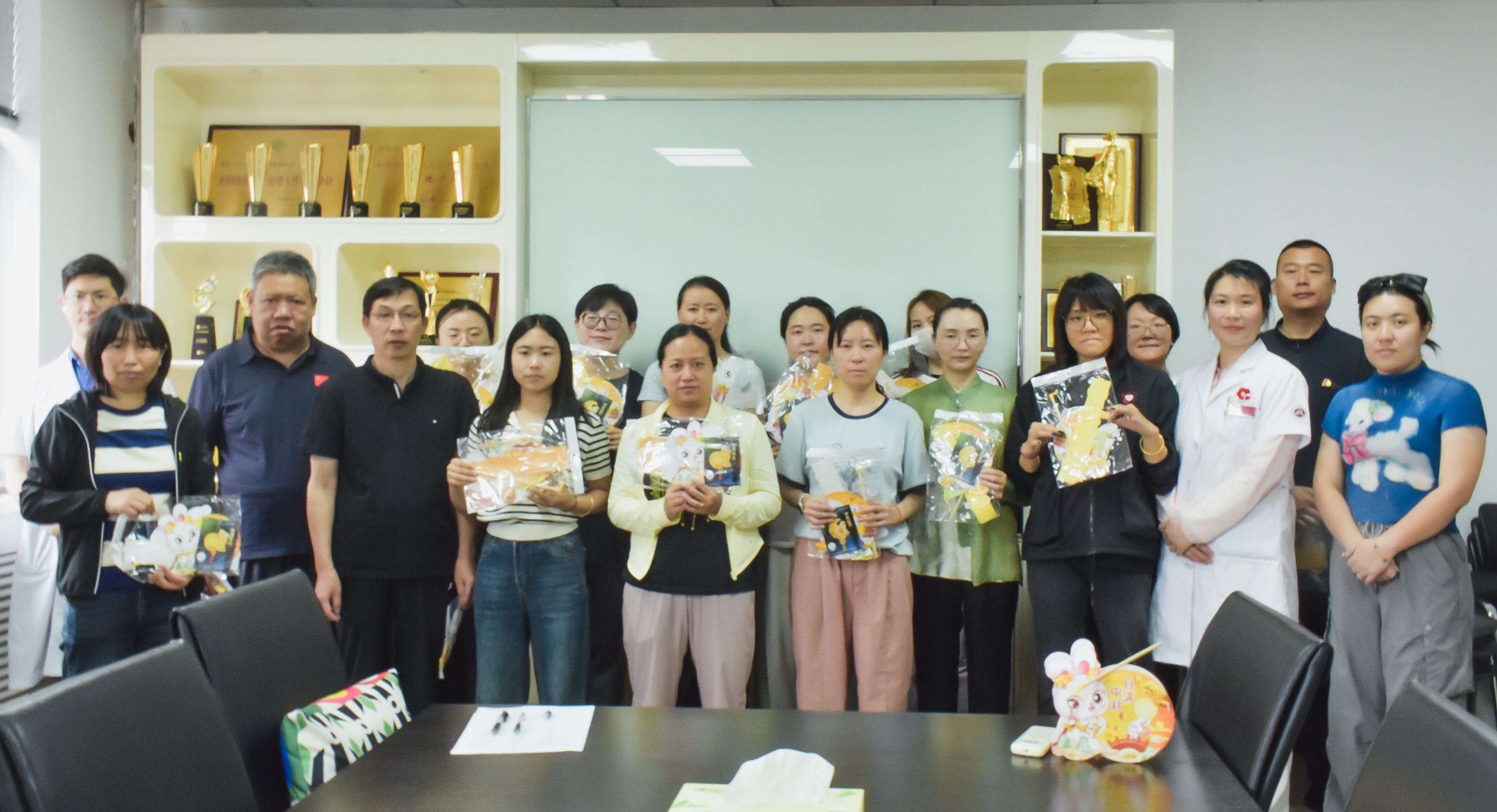 体街同心·医路同行丨秋月谐趣 平衡身心，崇文门中医医院走进鑫企旺楼宇开展中秋主题活动